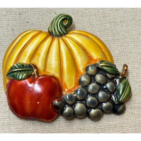 Vintage TONA Fall Autumn Pumpkin Apple Grapes Pin Brooch Jewelry - Picture 1 of 7